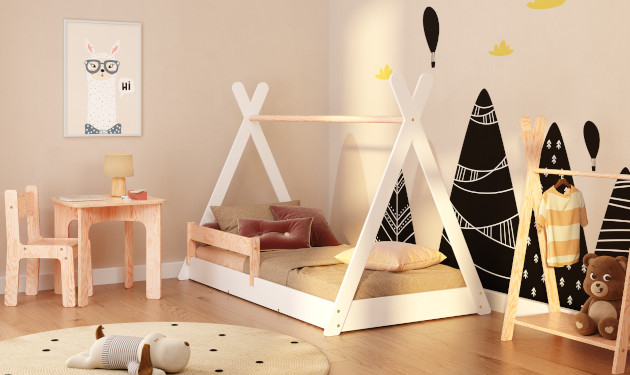 Bodennahes Hausbett im TIPI-Stil aus Kiefernsperrholz in Weiß